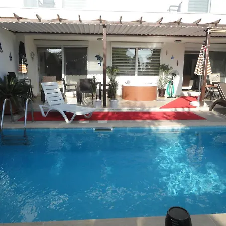 Luxury Modern Private In