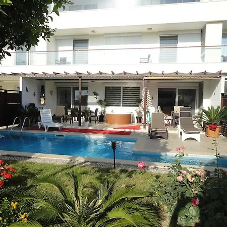 Luxury Modern Private In * Side